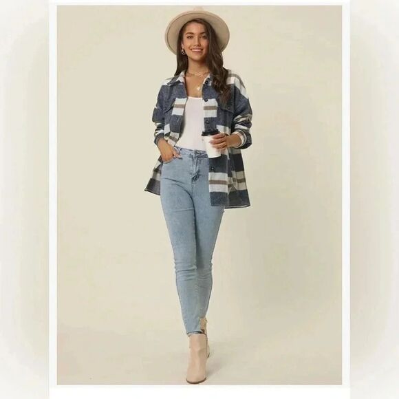 Women's flannel plaid long sleeved button down shirt jacket with pockets size S - Picture 4 of 5